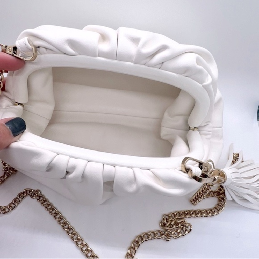 Understated Leather Shoulder Bag White Vegan Leather NEW - Picture 6 of 7